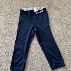 Women’s Nike PRO Dri-Fit Capri leggings
